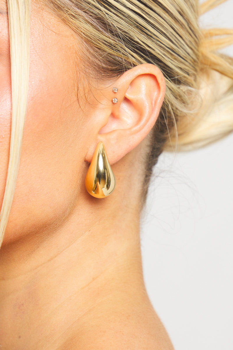 Esmira – Chunky gouden teardrop oorbellen