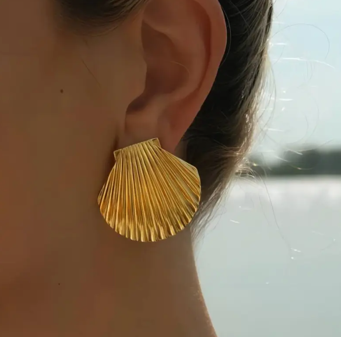 Cerina - Gouden oorbellen met verfijnde afwerking