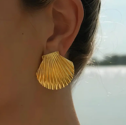 Cerina - Gouden oorbellen met verfijnde afwerking