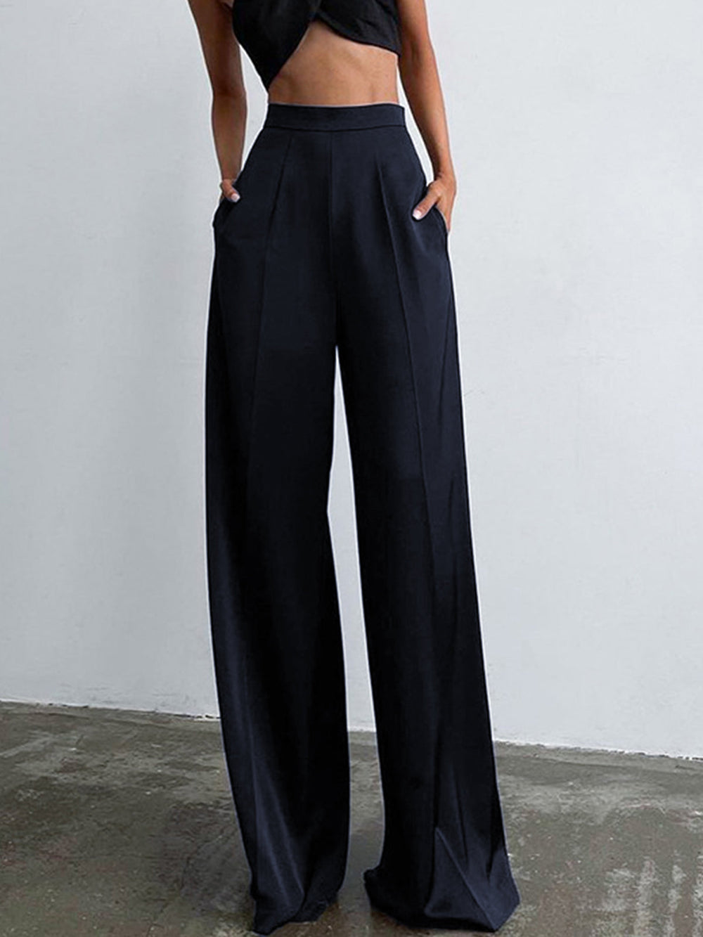 Trenora - Oversized satijnen broek met wijde pasvorm