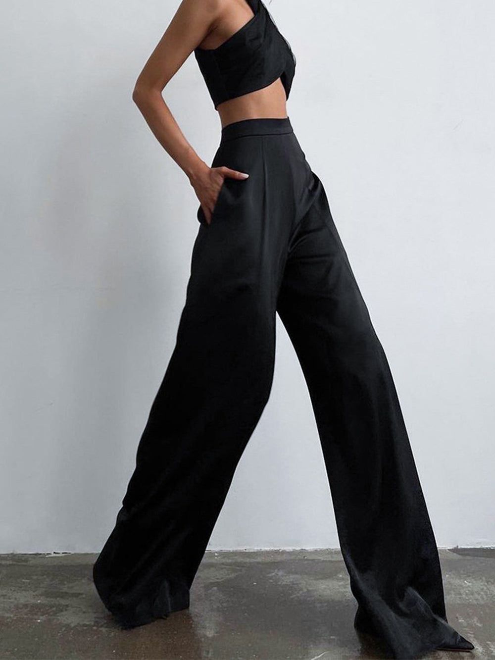 Trenora - Oversized satijnen broek met wijde pasvorm