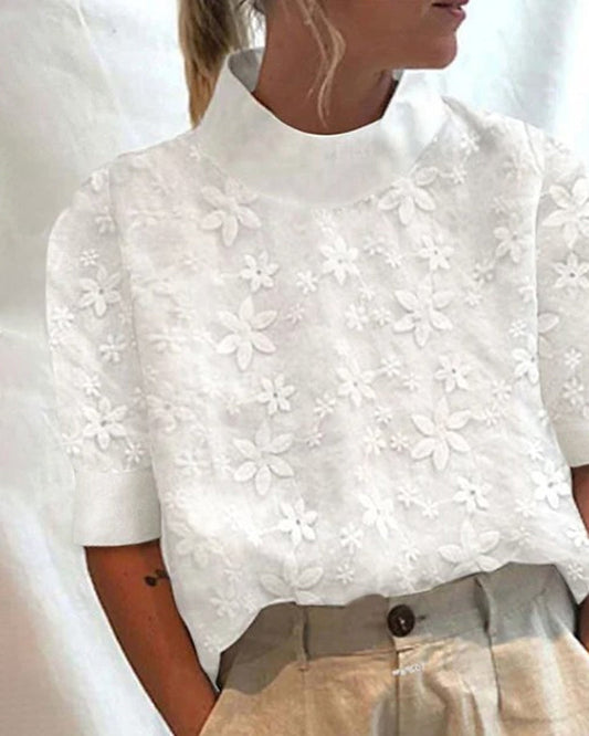 Lunira - Blouse met geborduurde opstaande kraag